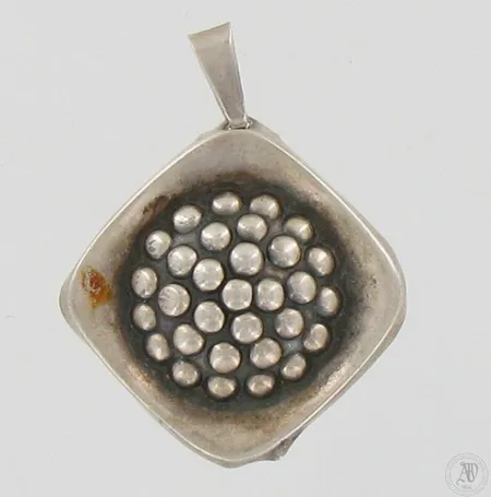 Riipus, käytön jälkiä, korkeus 38mm, 813, paino 3,9g