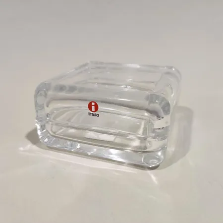 Lasirasia Iittala Vitriini, design Anu Penttinen, koko 108x108 mm, pakkauksessa Lähetetään postipakettina.