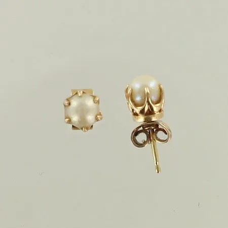 Helmikorvakorut, korkeus 7mm, 585br, paino 2,3g 