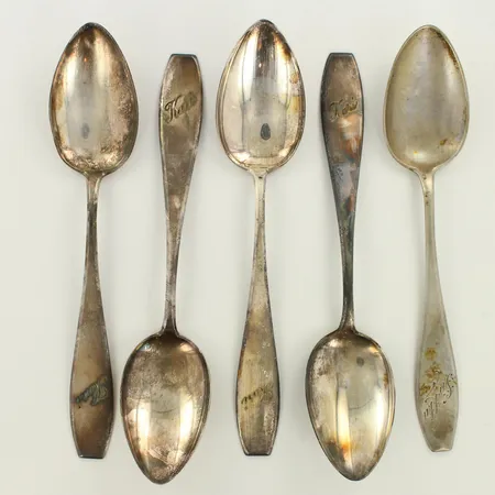 Viisi ruokalusikkaa, kaiverrettu, pituus 168mm, 813hopeaa, paino 142,0g 