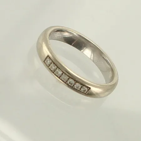 Timanttisormus 7xn.0.02ct, koko 17¾, 585valkokulta, paino 5,3g 