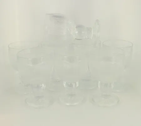 Kahdeksan juomalasia, Pioni, Design Oiva Toikka, Nuutajärvi / Iittala, 1970-luku, korkeus 12,5 cm, halkaisija 7,7 cm, pieniä käytön jälkiä Lähetetään postipakettina.