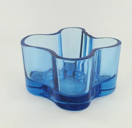 Aalto-kynttilälyhty Iittala, design Alvar Aalto, vaaleansininen, korkeus 55mm