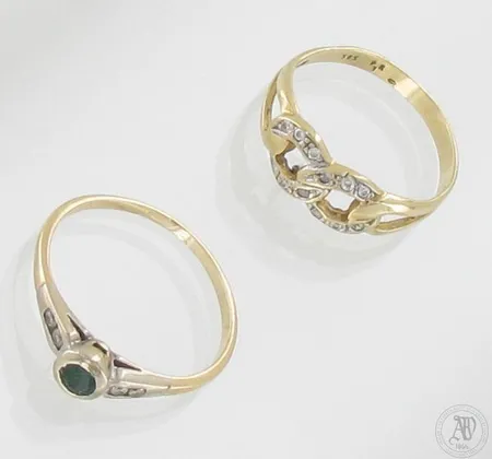 Viallinen kivisormus timanteilla 4xn.0.02ct ja kivisormus, 585br, paino 4,4g 