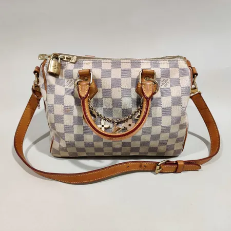 Käsilaukku Louis Vuitton M41374 Speedy 25, monogrammeilla, pientä käytön jälkeä ja kulumaa, lukko ilman avainta, kuitti 7/2010 Louis Vuitton Pohjoisesplanadi 35, Helsinki, suojapussi Lähetetään postipakettina.