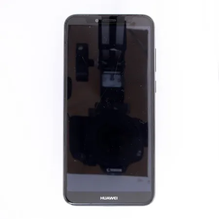 Älypuhelin Huawei Y6 2018 Black, käytön jälkiä, takuukuitti, laatikko  Lähetetään postipakettina.