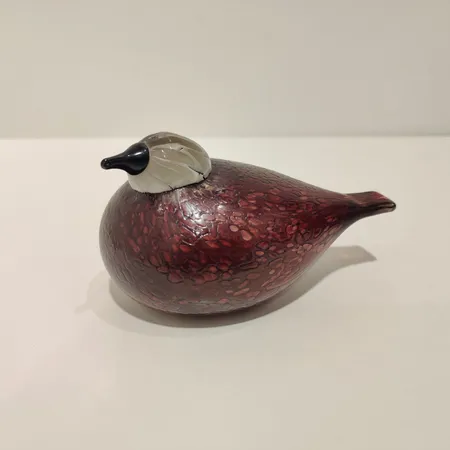 Lasilintu, Iittala, signeeraus O.Toikka Nuutajärvi, pituus 120mm, korkeus 70mm  Lähetetään postipakettina.