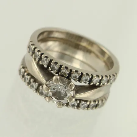 Timanttisormus 1xn.0.50ct 20xn.0.02ct , koko 15½, 585 valkokulta , paino 7,6G 