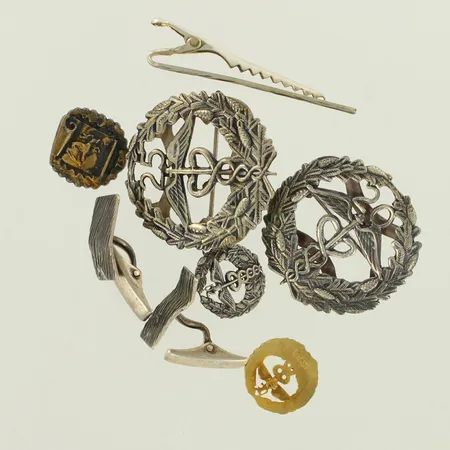 Hopeakoruja, osa viallisia, 813-925br, paino 30,0g