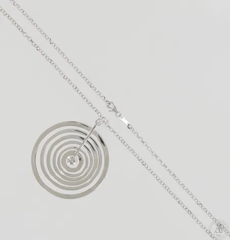 Kaulakoru "Hopeakuu", design Tapio Wirkkala, ketjun pituus 60cm, riipuksen Ø50mm, 925, paino 14,2g