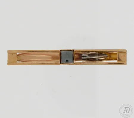 Solmiopidike kivellä, kaiverrettu, leveys 44mm, 585br, paino 3,8g