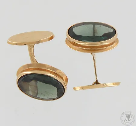 Kivikalvosinnapit, mitat 13x17mm, vuodelta 1972, 585br, paino 6,9g