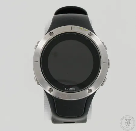 Älykello Suunto Spartan Trainer HR,  käytön jälkiä ja lasissa halkeama, laturi, kuitti 4/2018, laatikko 