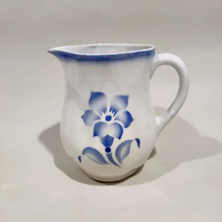 Maitokannu Aster/Ohdake, Arabia, 30-40 luku, korkeus 175mm, pientä käytön jälkeä. 