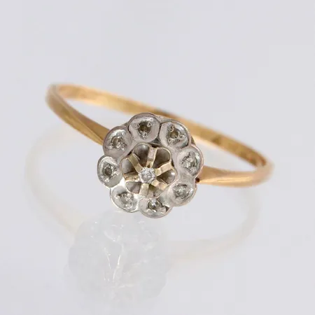 Timanttisormus 9xn.0.005ct, kaiverrettu, koko 17½, 750, paino 1,8g