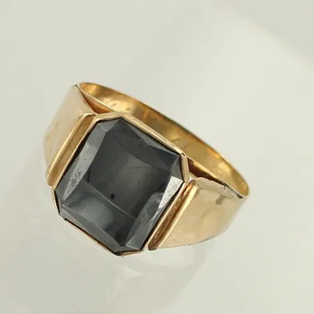 Hematiittisormus, käytön jälkiä, kaiverrettu, koko 23, 585br, paino 4,7g 