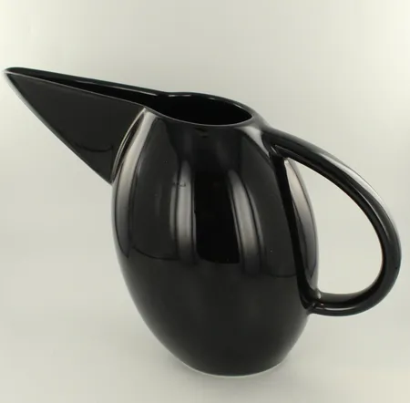 Kaadin, Arabia, Storybirds, Ollie, design Kati Tuominen-Niittylä, Arabia 1993-1998, korkeus 135mm, musta, pieniä käytön jälkiä.
 Lähetetään postipakettina.