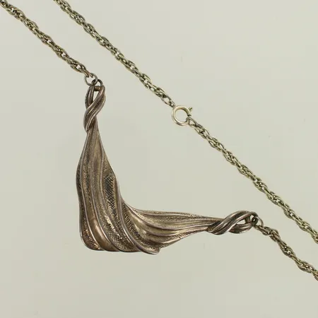 Kaulakoru, pituus 51cm, riipus 925 hopeaa, ketju korumetallia, 925br, paino 25,0g  