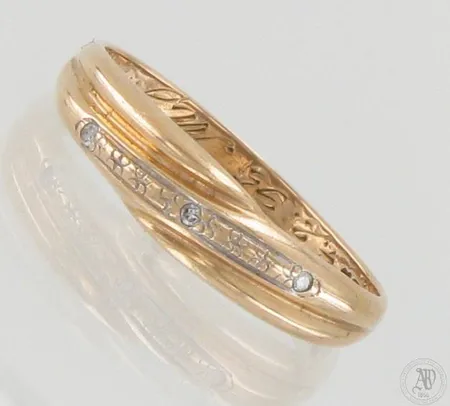 Timanttisormus 3xn.0.005ct, kaiverrettu, koko 17¼, 585, paino 1,6g