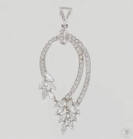 Kiviriipus, korkeus 50mm, 750br valkokulta, paino 4,7g