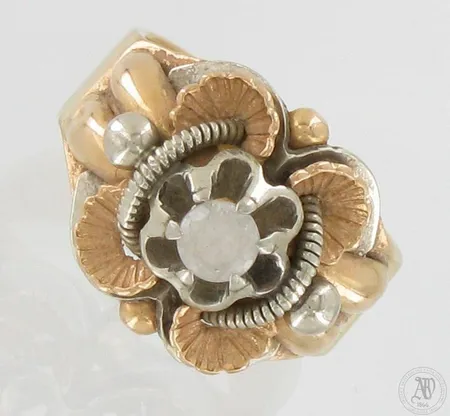 Kivisormus, koko 17¼, 750br kelta- ja valkokulta, paino 8,5g