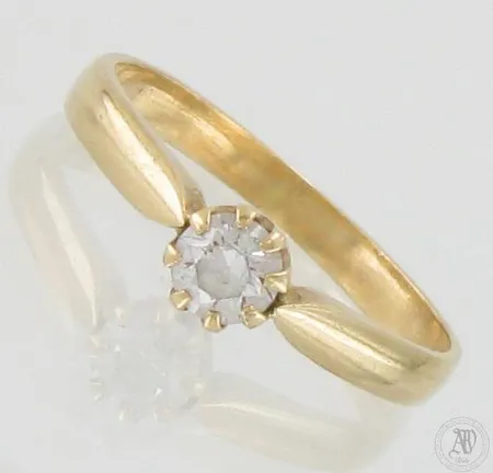 Kivisormus, koko 16, kivessä kulumaa, 585br, paino 1,6g