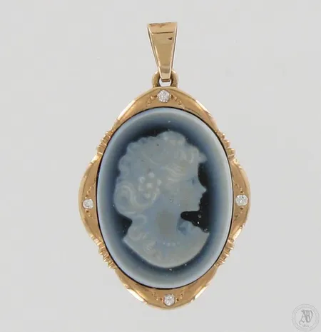 Camee-riipus timanteilla 4xn.0.01ct, korkeus 32mm, 585br, paino 3,5g