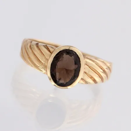 Kivisormus, koko 17, 585br, paino 2,8g