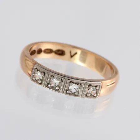Kivisormus, koko 17½, 585br, paino 3,9g