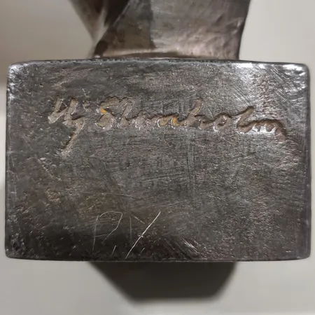  Pronssi veistos, Aleksis Kivi, signeeraus Hjalmar Stenholm, korkeus 150mm Lähetetään postipakettina.