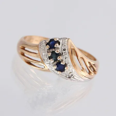 Sinisafiirisormus timantilla 1xn.0.005ct, kaiverrettu, koko 17½, 585br, paino 2,7g