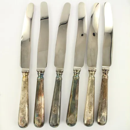 Kuusi veistä, kaiverrettu, Musla, pituus 248mm, 813br hopeaa, paino 494,2g 