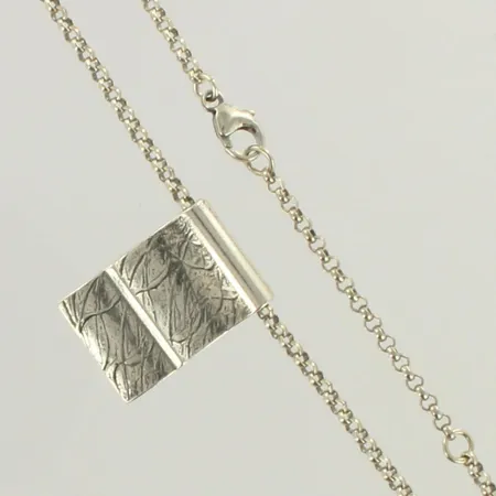 Kaulakoru Kalevala Koru, Tahto, riipuksen korkeus 25mm, ketjun pituus 49cm, 925, paino 13,1g 