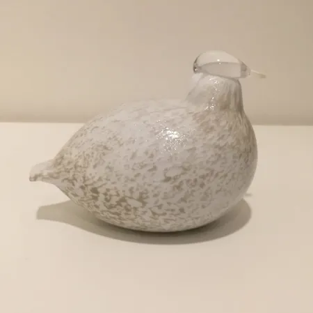 Lasilintu, signeeraus Oiva toikka,  Nuutajärvi, Riekko, korkeus 115mm, pituus 143mm Lähetetään postipakettina.