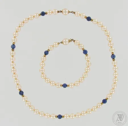 Helmikaulanauha ja helmirannekoru, pituudet 44,5 ja 195mm, lukot 925