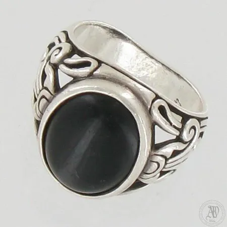 Viallinen kivisormus, 925br, paino 15,4g