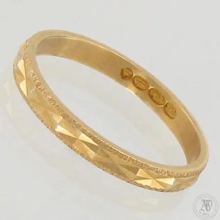 Kuvioitu sormus, koko 21, 750, paino 3,7g