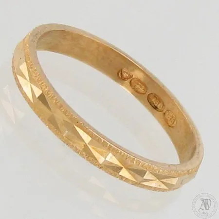 Kuvioitu sormus, koko 19, 750, paino 3,1g