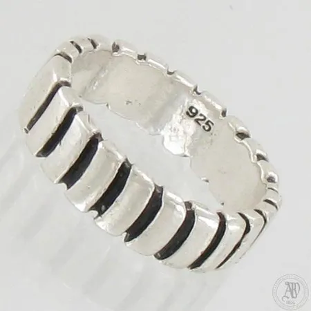 Sormus, koko 21½, 925, paino 9,5g