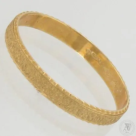 Kuvioitu sormus, koko 21¼, 750, paino 2,3g