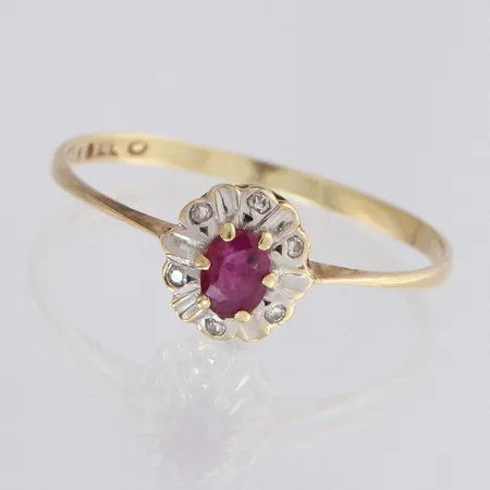 Kivisormus timanteilla 6xn.0.005ct, koko 18¼, 585br kelta- ja valkokulta, paino 0,9g