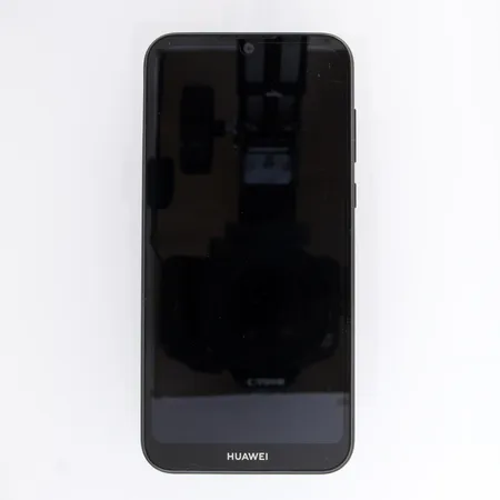 Älypuhelin, Huawei Y5 2019, malli AMN-LX9, lasissa alkuperäinen muovikalvo, laturi, laatikko ja kuitti (takuu 25.5.2022 asti) Lähetetään postipakettina.