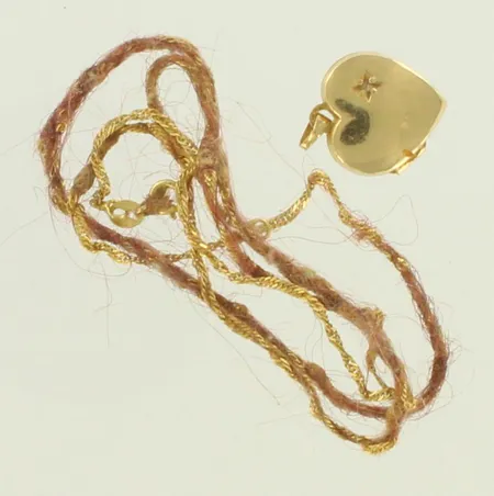 Viallisia koruja, 585br, paino 3,5g 