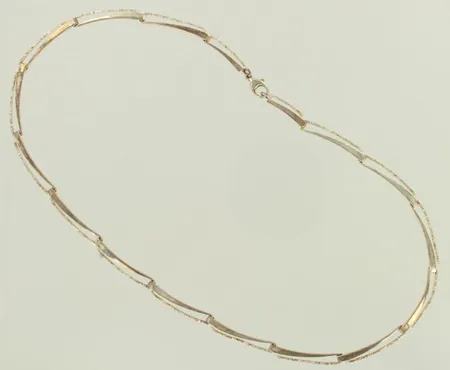 Kaulakoru, pituus ja leveys 43cm ja 5mm, 925, paino 11,9g 