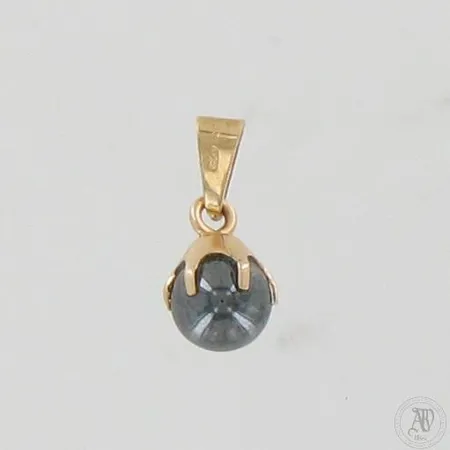 Hematiittiriipus, korkeus ja leveys 12mm ja 5mm, 585br, paino 0,6g 