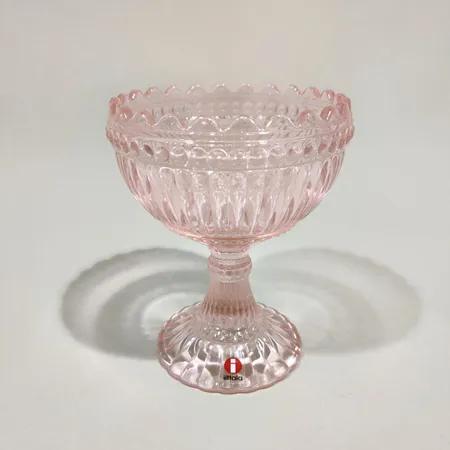 Mariskooli, Iittala Marimekko, korkeus 120mm, vaalea pinkki Lähetetään postipakettina.