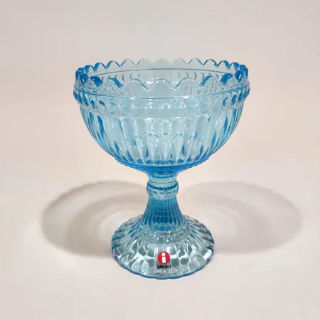 Mariskooli, Iittala Marimekko, korkeus 120mm, vaalea sininen Lähetetään postipakettina.