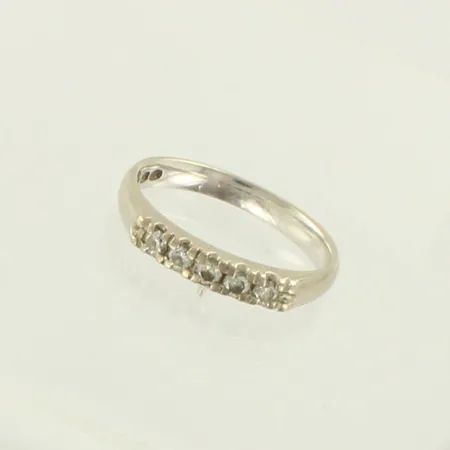 Timanttisormus 5xn.0.04ct, koko 17, 750 valkokulta, paino 3,5g 