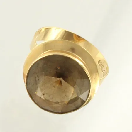 Kivisormus, koko 18, 585br, paino 3,9g 