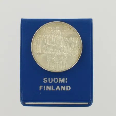 Juhlaraha Itsenäinen Suomi 60 vuotta, nimellisarvo 10 markkaa, 500, paino 21,9g 